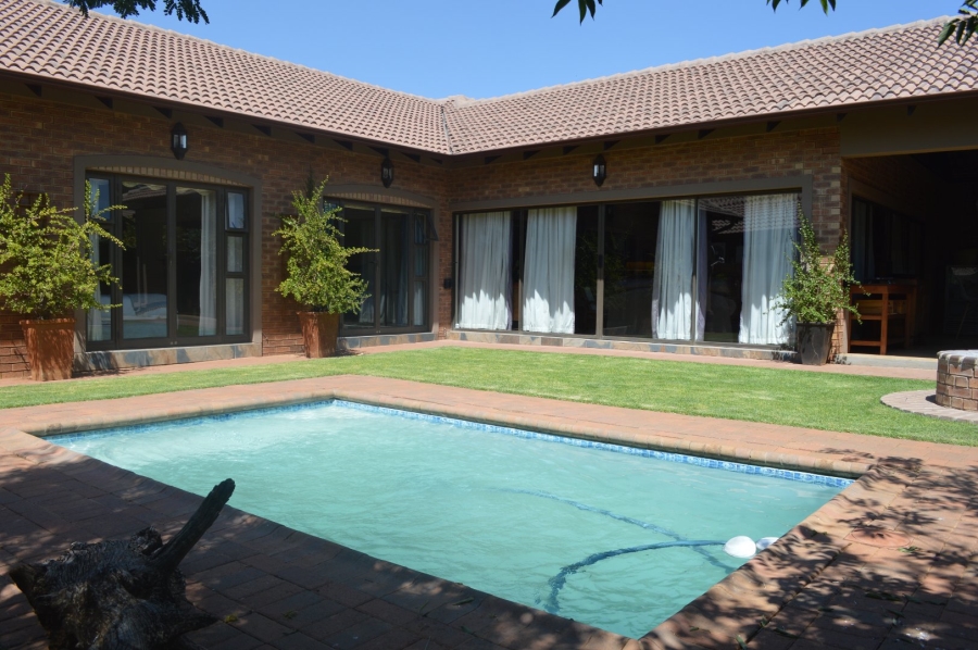 4 Bedroom Property for Sale in Wilkoppies North West